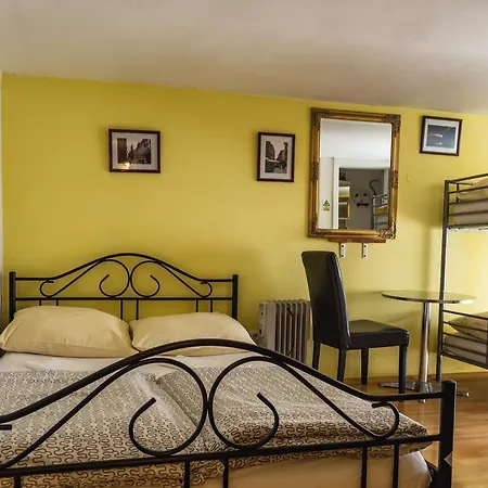 Hostel 24-3